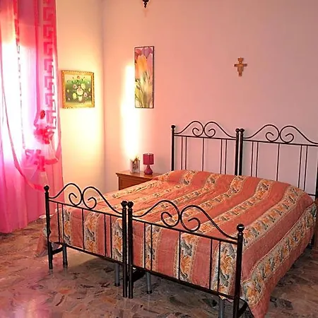 Il Giardino Del Gallo Bed and Breakfast 3*