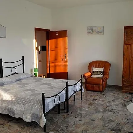 Il Giardino Del Gallo Bed and Breakfast 3*